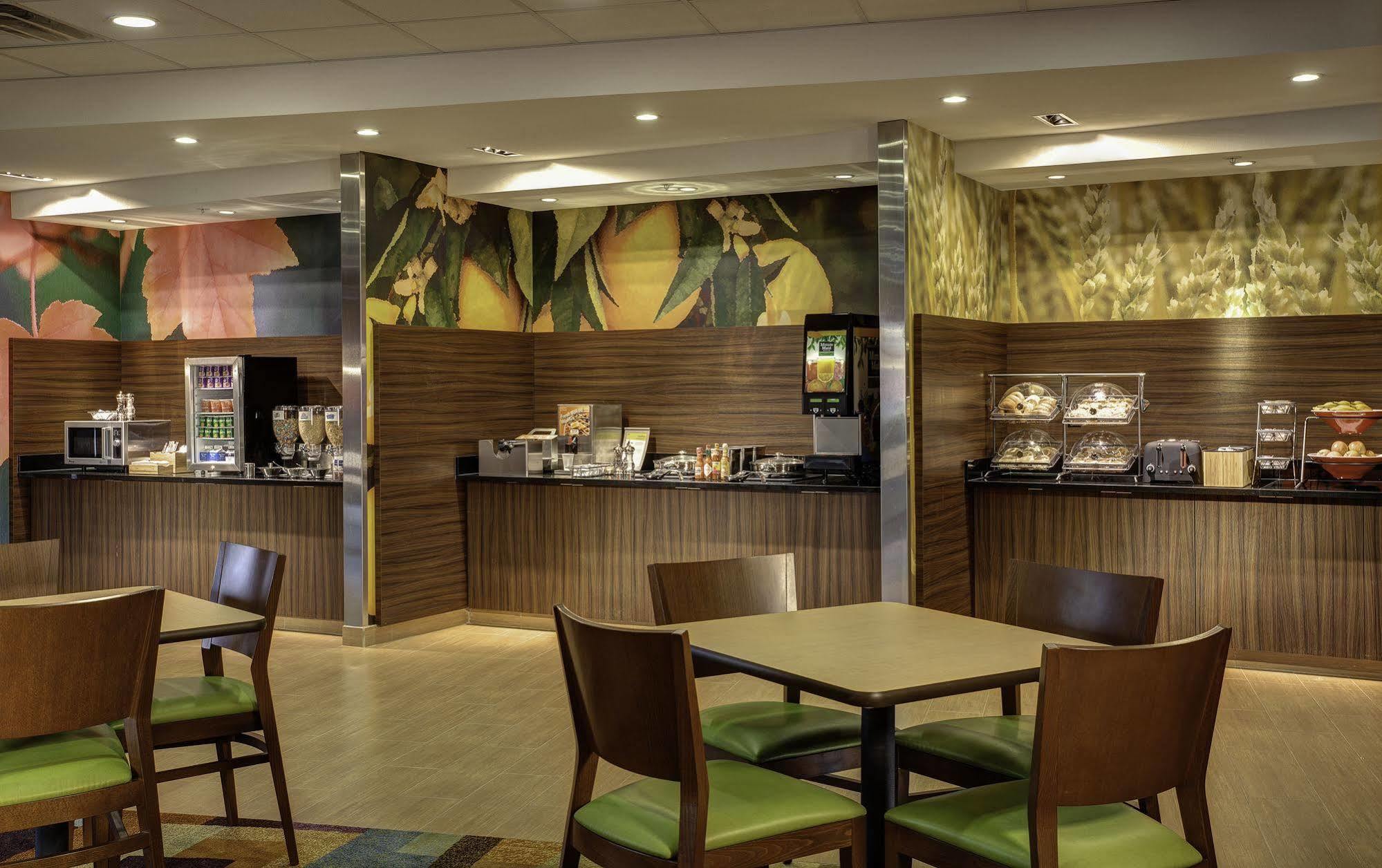 Hotel Fairfield & 2*
